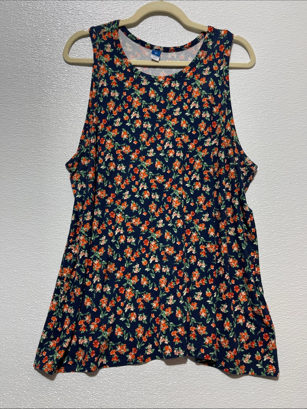 Old Navy Navy Floral Scoop Neck Tank Top